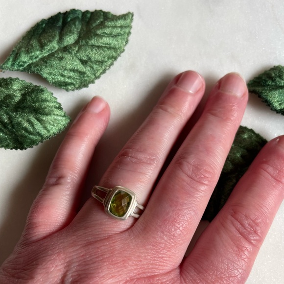 Bask | Silver Faceted Peridot Ring | 7 - Picture 6 of 14